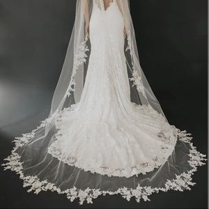 NWOT Untamed Petals Ambrosia Veil - Cathedral